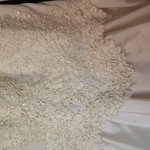 Vintage Victorian wedding gown NWT size 8, cream beautiful beading - Picture 4 of 10